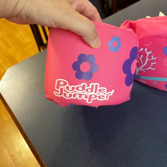 Kids Pink Swim Vest with Seahorse Design - Picture 2 of 4